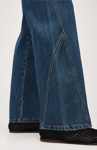 Curve Seam Jean II - Blue Denim